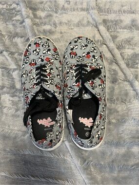 [191] Disney Minnie Mouse Gray Canvas Sneakers with Black Laces and Red Bows